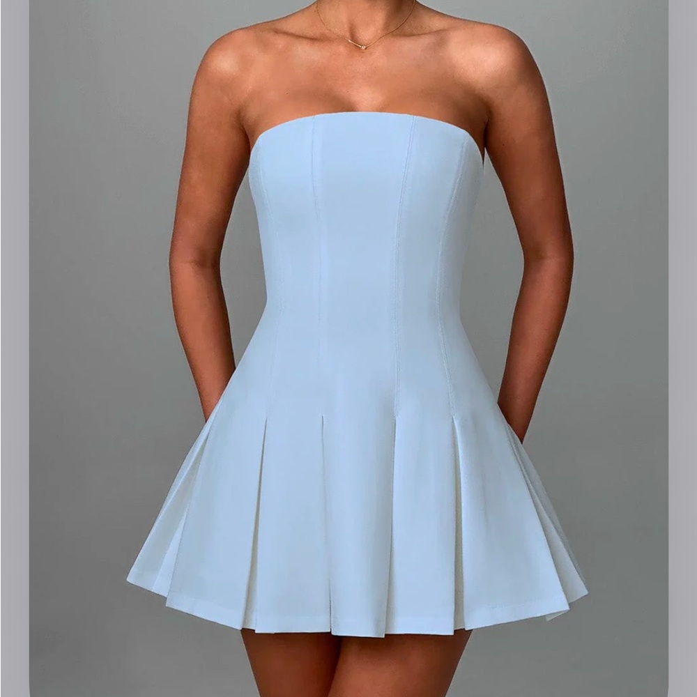 Elegant Blue Strapless Mini Dress
